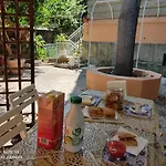 Tucci\'S Roma Guest House